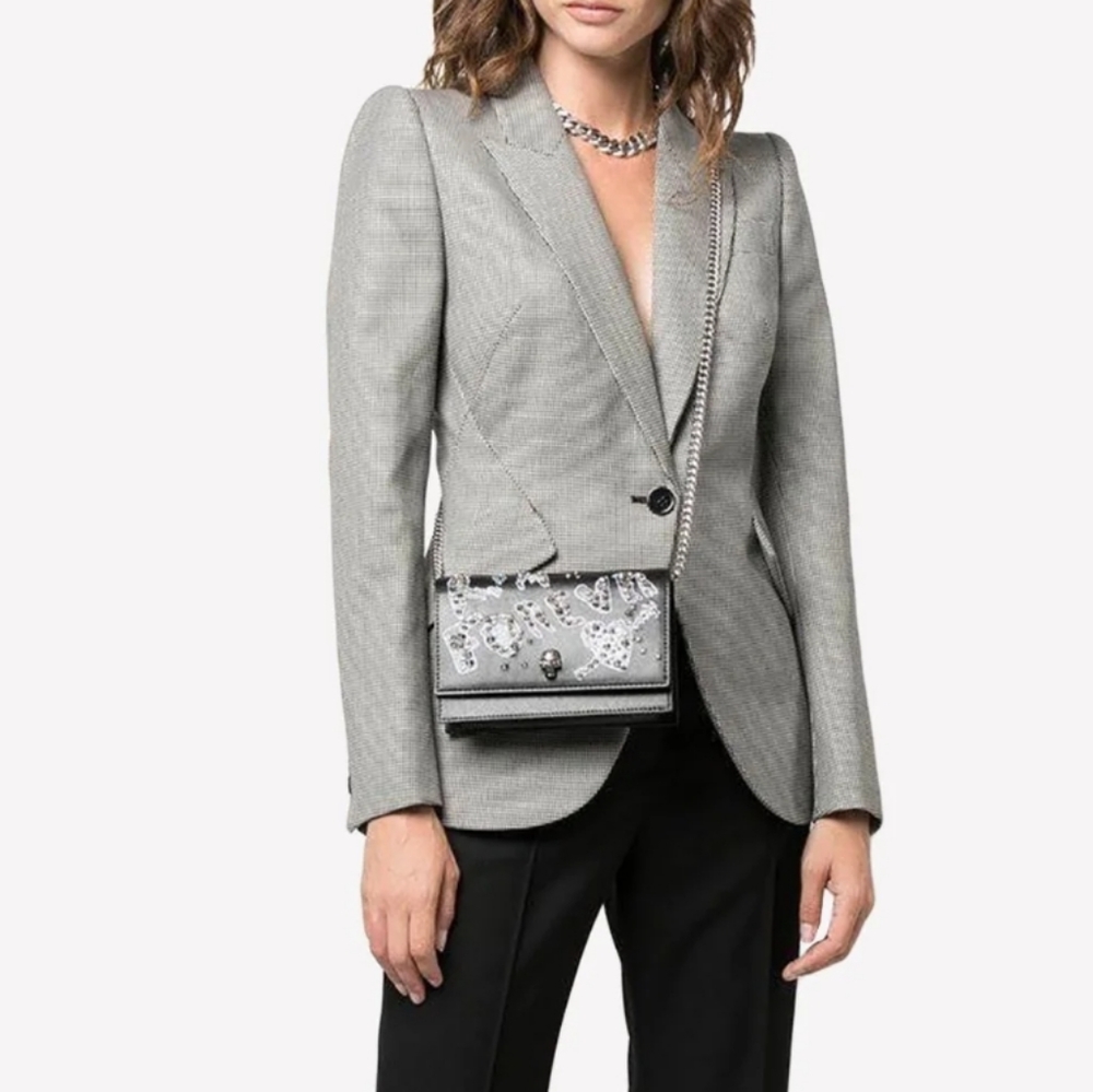 Alexander McQueen Skull Leather Stud Embellished Chain Crossbody Black - Picture 4 of 12